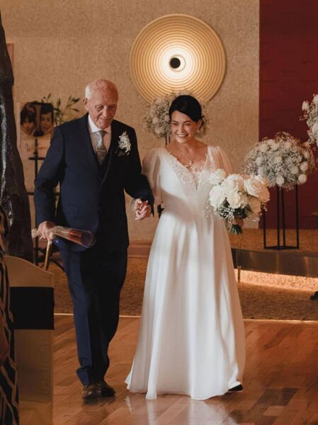 Anne walks down the aisle Anne walks down the aisle
